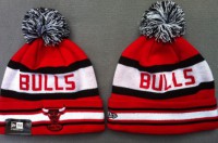 /album/fotogaleria-accesorios-diferentes-marcas/chicago-bulls-beanies-pom-pom-hats-knit-caps-jake-3-new-era-display-jpg/